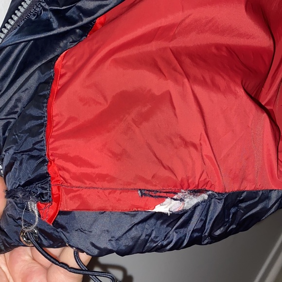 Tommy Hilfigher navy blue puffer jacket - Picture 7 of 7